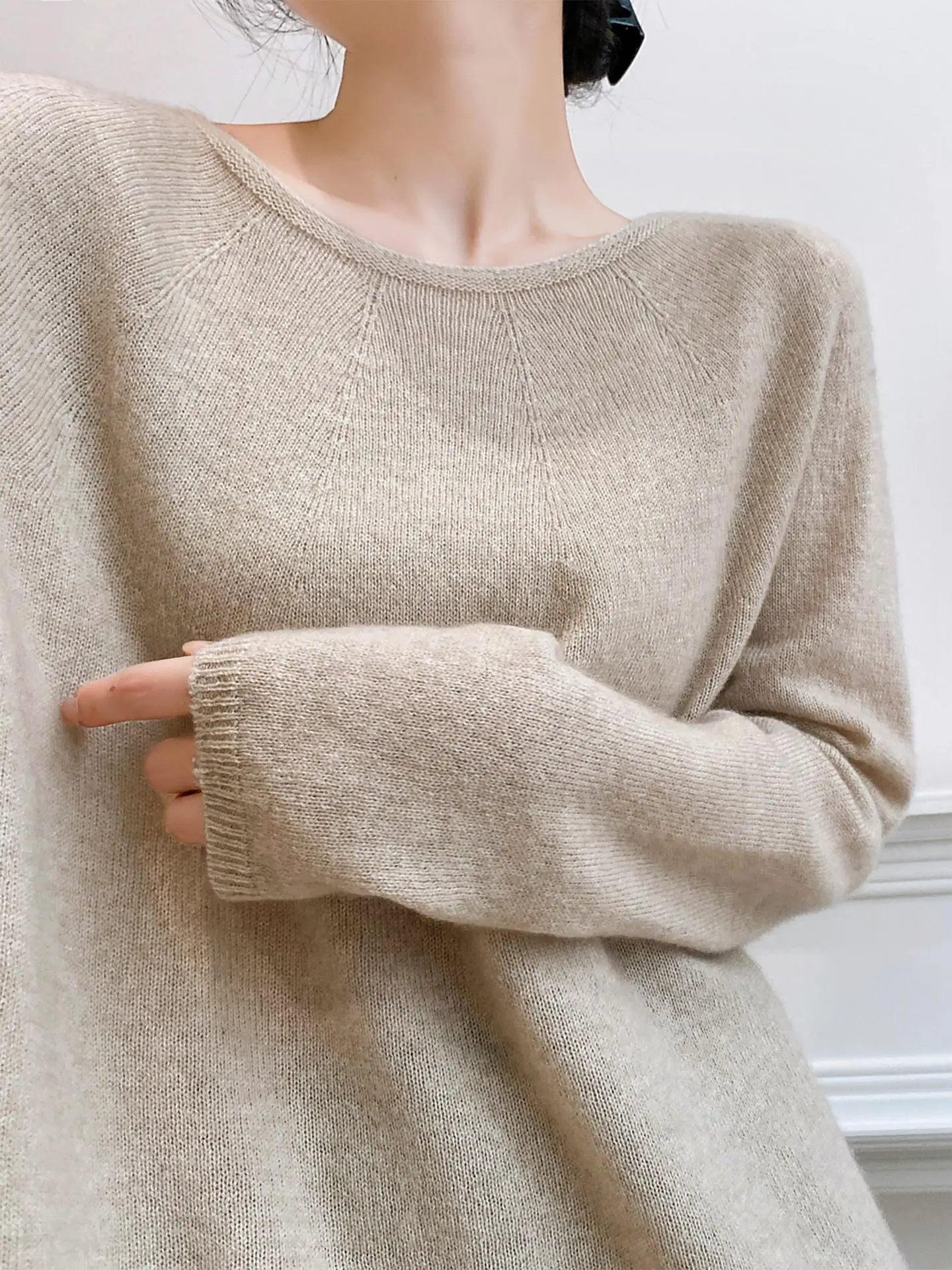 

Lightweight Baby Camere Knitwear round Ne Loose Boting Sweater Tuo Version Thin Model Women's Faion Woolen...