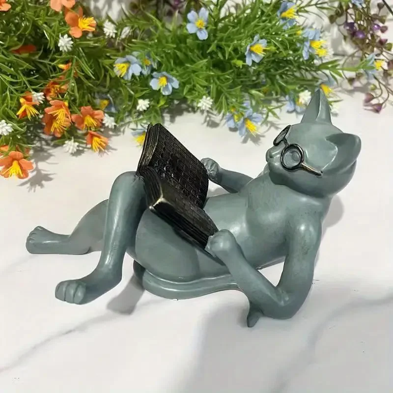 ERMAKOVA Resin Reading Cat Statue Garden Decor Cat Wearing Glasses Sculpture Patio Yard Lawn Home Office Perfect For Cat Lovers