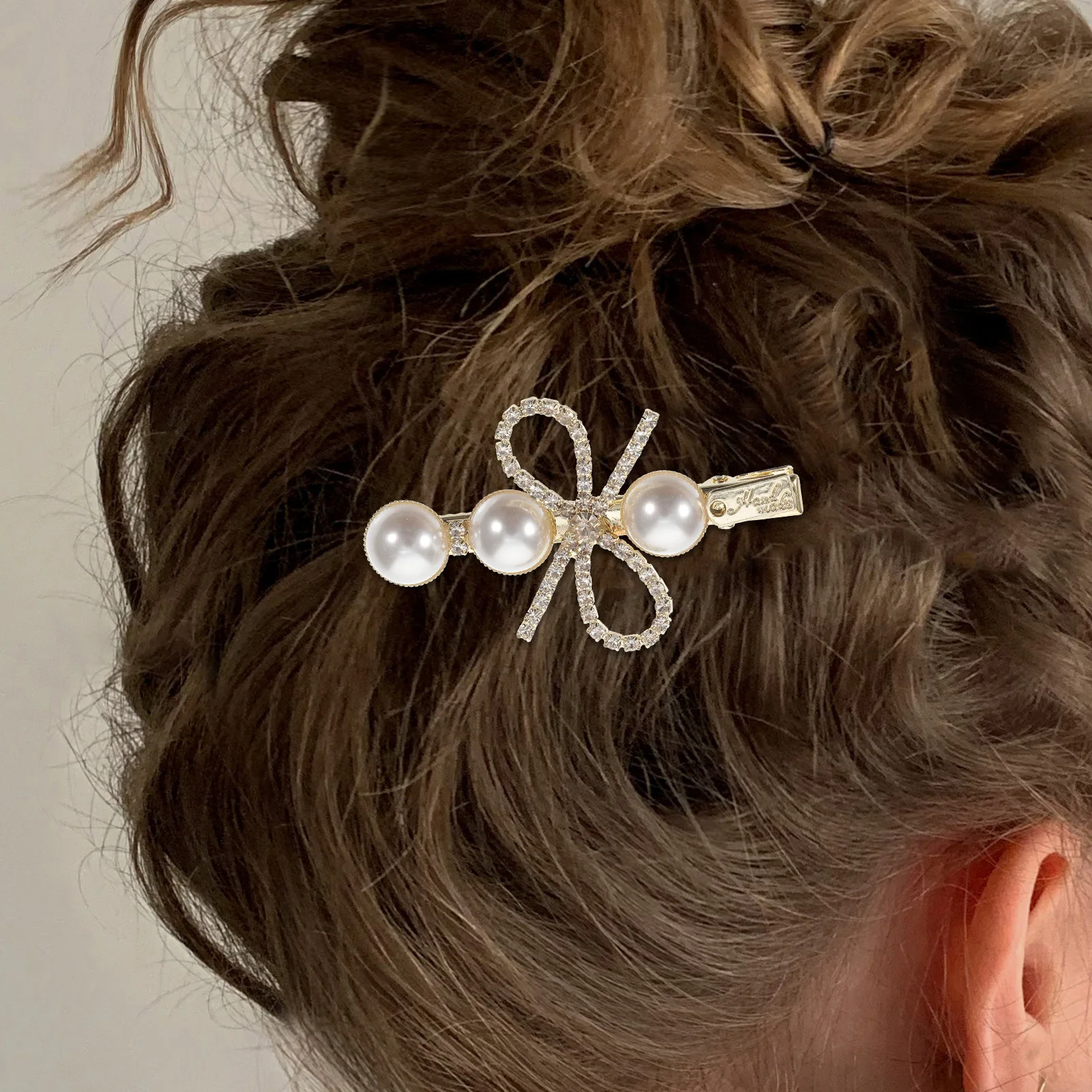 

Shiny Pearl Hair Pin Fashionable Hair Clip for Women and Girls Aesthetic Barrette for Parties Birthdays Photography Headdress