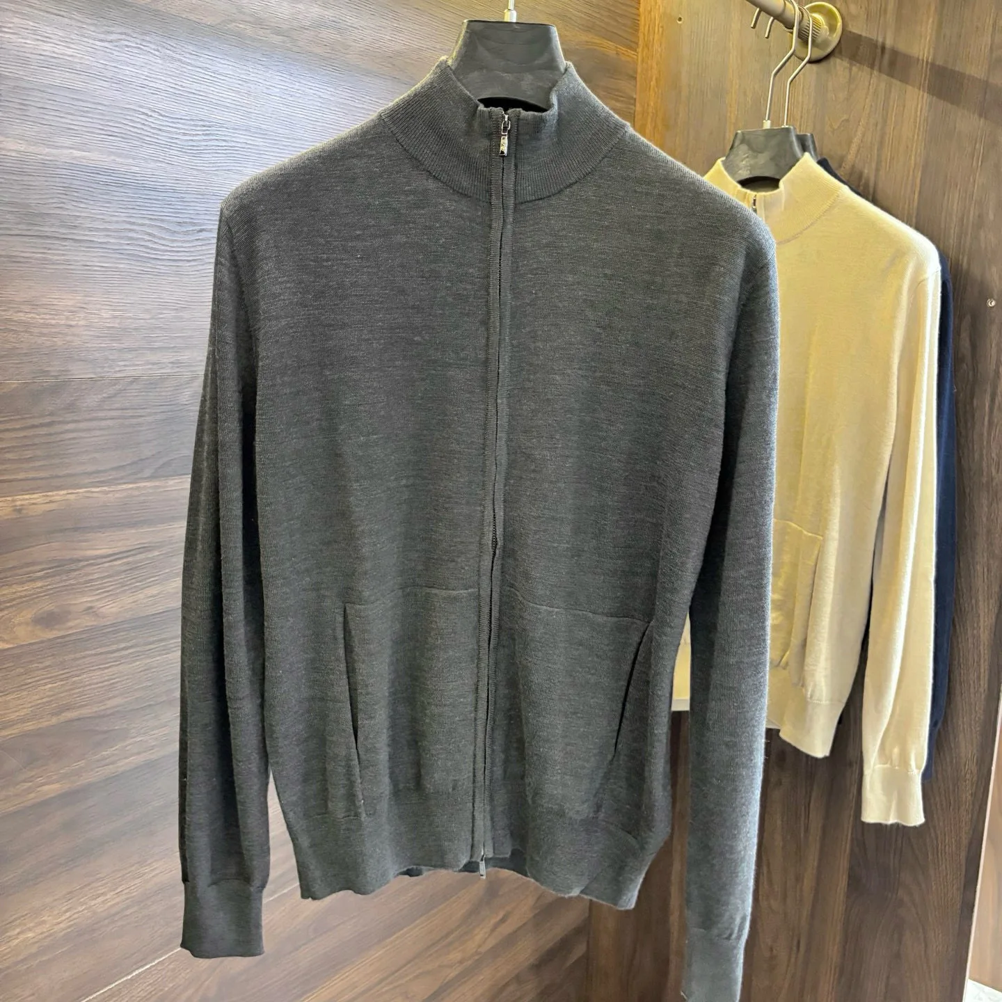 

LP Italian stand-up collar solid color knitted wool men's sweater