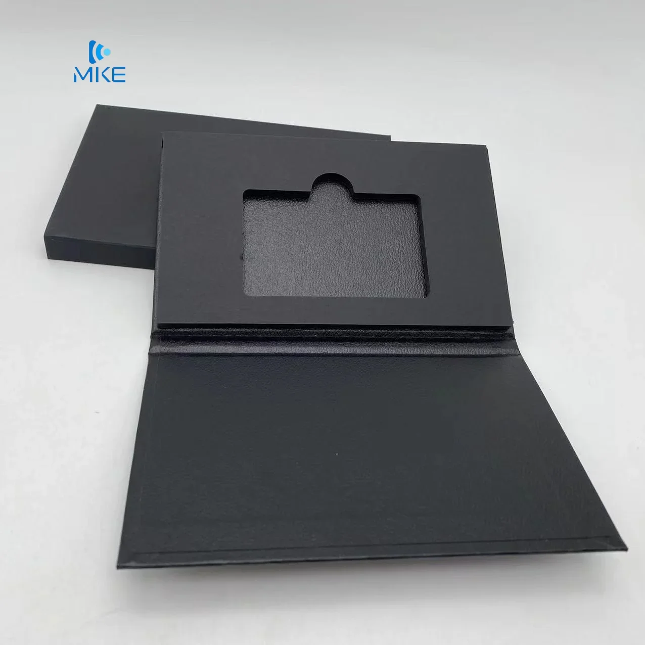 صندوق تغليف صندوق بطاقات الائتمان الورقية البلاستيكية المعدنية لحفلات الزفاف