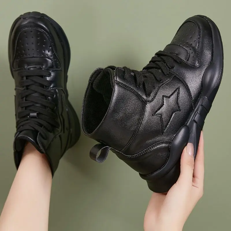

New Women's High-top Breathable Casual Shoes, High-quality Women's Shoes with Non-slip and Wear-resistant Casual Shoes.