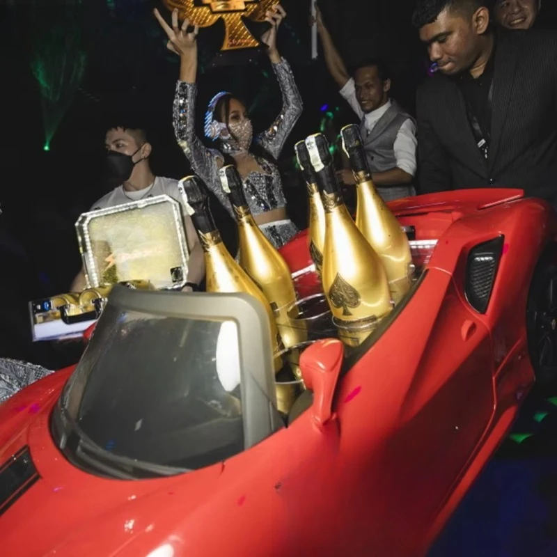 

Car modeling LED glory bottle demonstrator, portable advertising