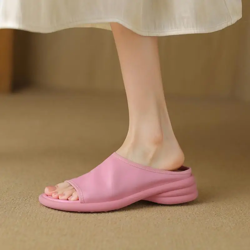 2024 New Fashion Wear Thick Soled Women's Slippers Soft Sole Soft Leather Pink Casual Fashion Commuter Chunky Open-toe Sandals