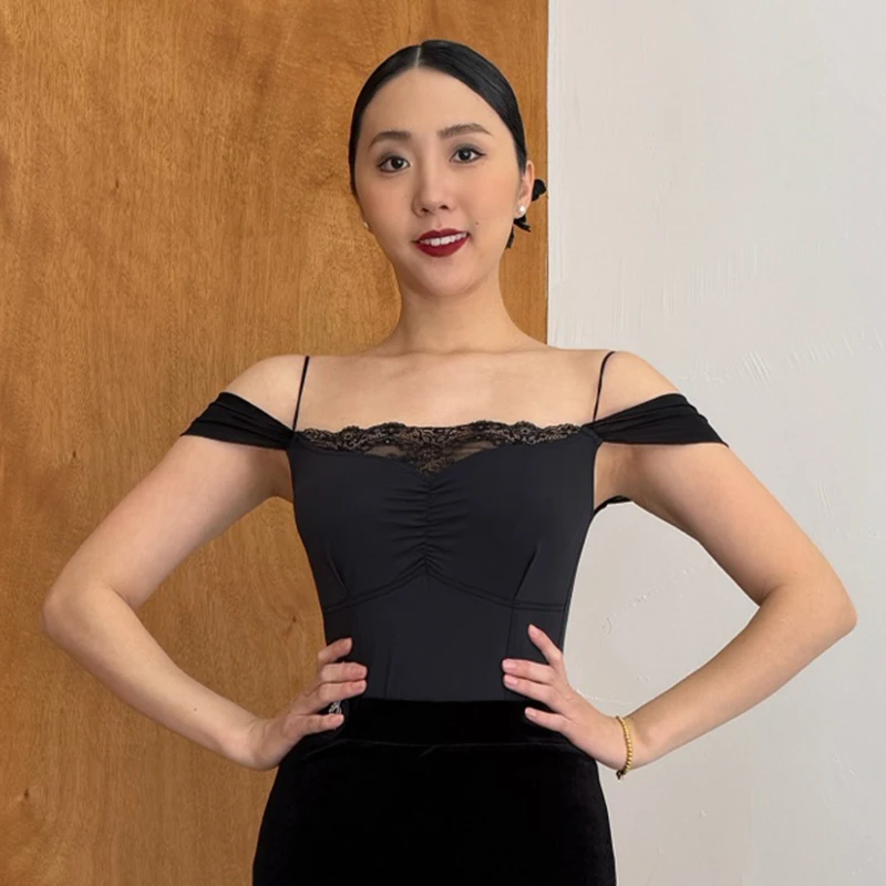 ฤดูร้อน Latin Dance Tops ผู้หญิงห้องบอลรูมเต้นรําการฝึกอบรมเสื้อผ้าสีแดงสีดําสีขาวลูกไม้ Onesie Rumba Salsa Dance L15973