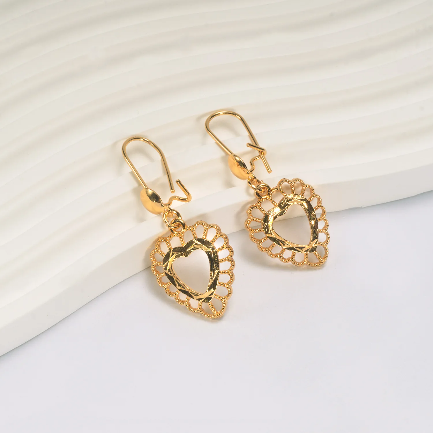 Europe, America, Dubai, niche Valentine's Day, Indian gold series earrings, sweet hollow love enamel, light luxury temperament e