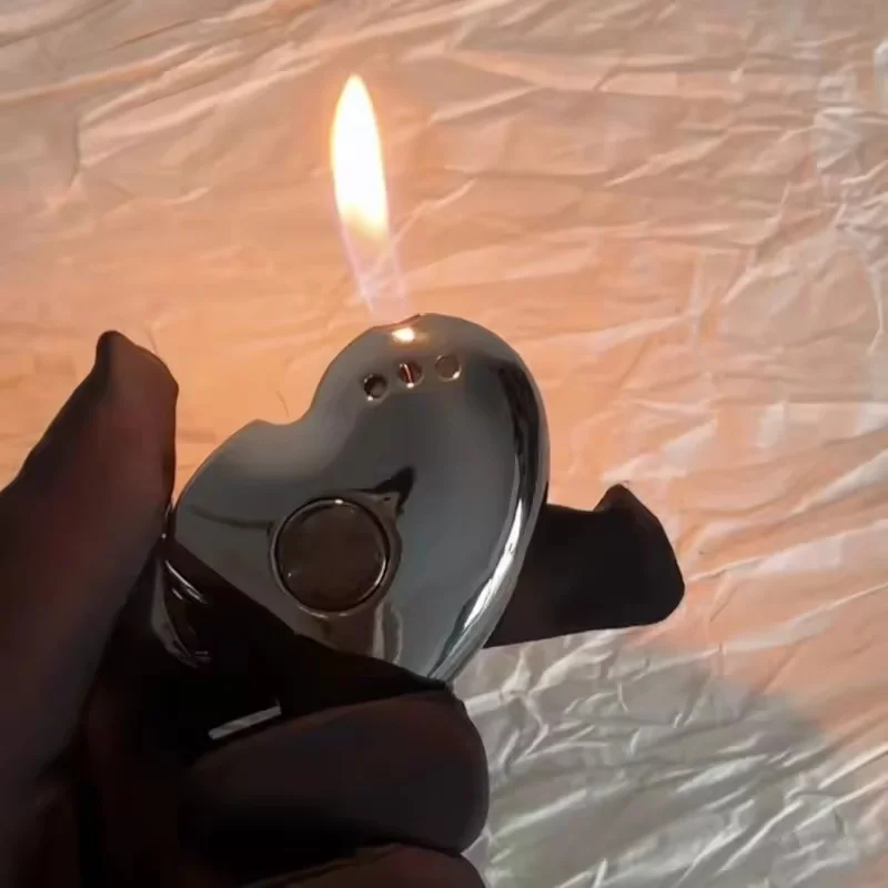 New Luxury Alloy Metal Inflatable Lighter With Love Shaped Portable High Quality Personalized Design As a Gift for Men and Women