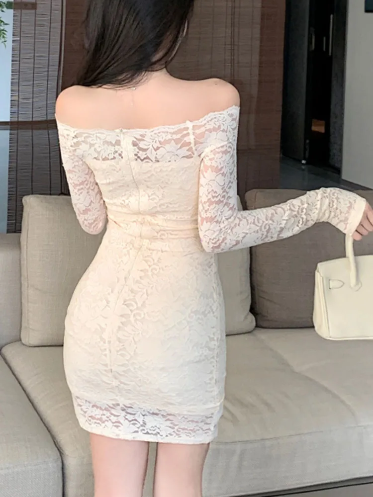 Mini vestidos blancos para mujer, vestido Sexy con hombros descubiertos, Espalda descubierta, encaje, moda francesa elegante, cuello de barco, Bodycon, vestidos de fiesta