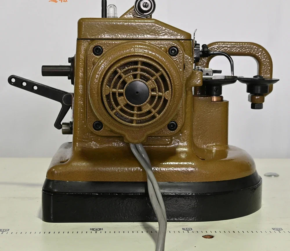 

Cheap And Fine Hot Sales DS-2610-5B High Speed Multi-Function Direct Drive Fur Circular Industrial Sewing Machine