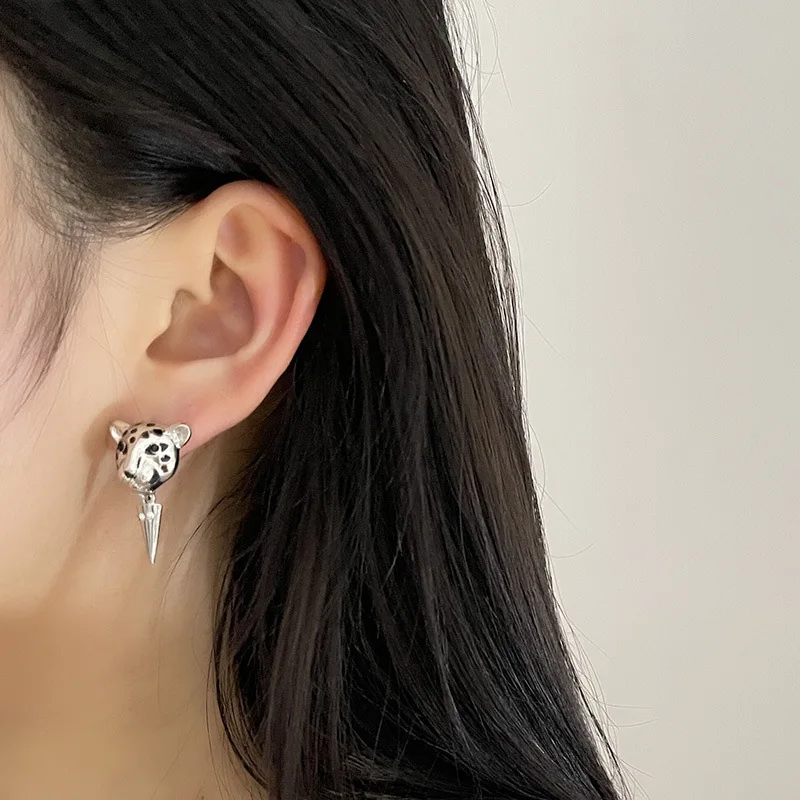 Boucles d'oreilles tête de léopard pour femmes, bijoux de mode, savoir chaud, conception