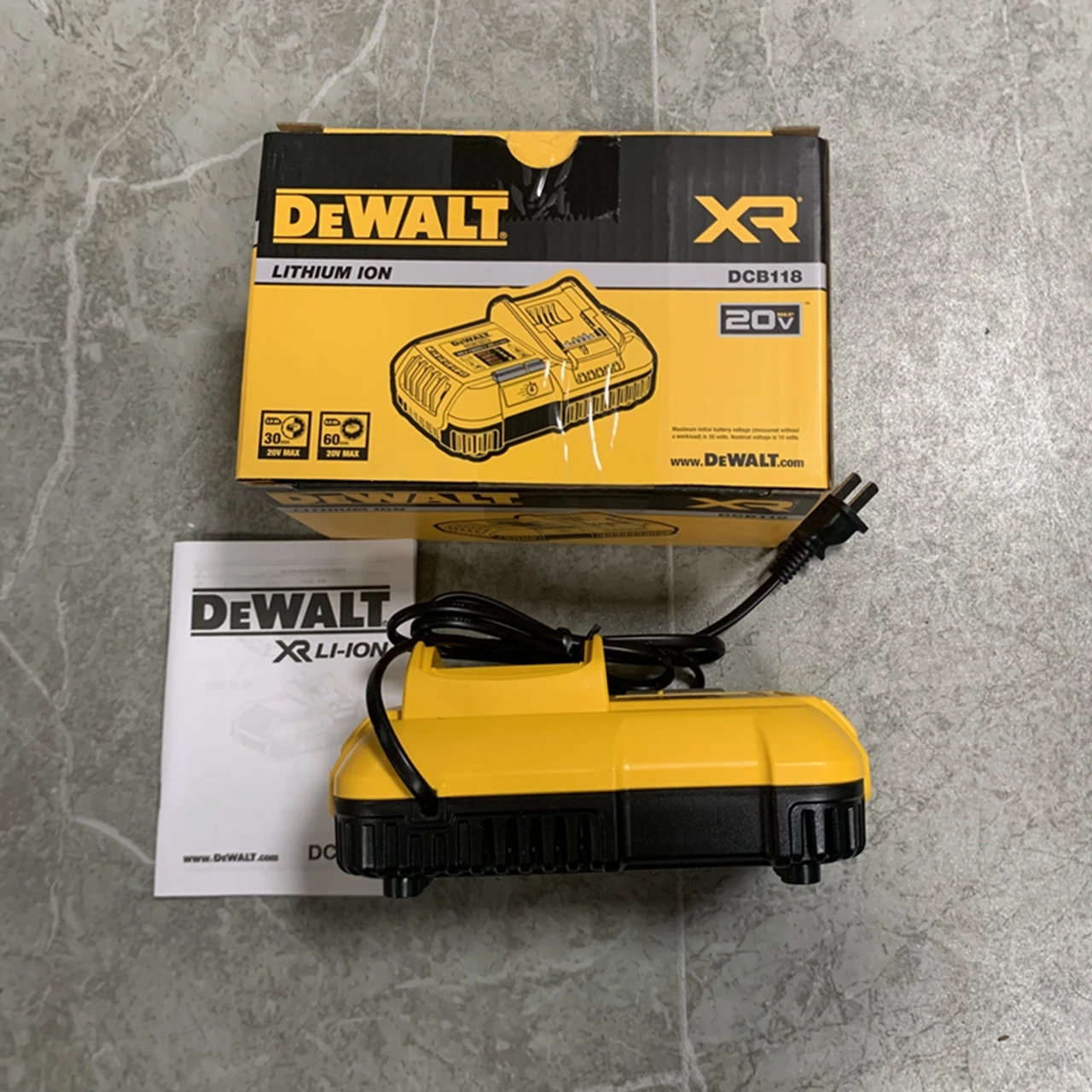 New DeWalt DCB118 20V MAX/ 60v Fan Cooled Fast Charger DCB118