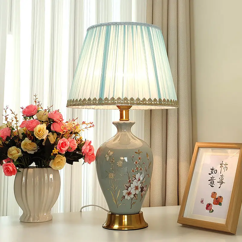

Ceramic American light luxury simple living room master bedroom bedside table light new Chinese warm wave