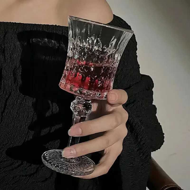 Niche INS French Embossed Goblet Retro Champagne Glass High-value Household Women's Red Wine Glass Water Glass