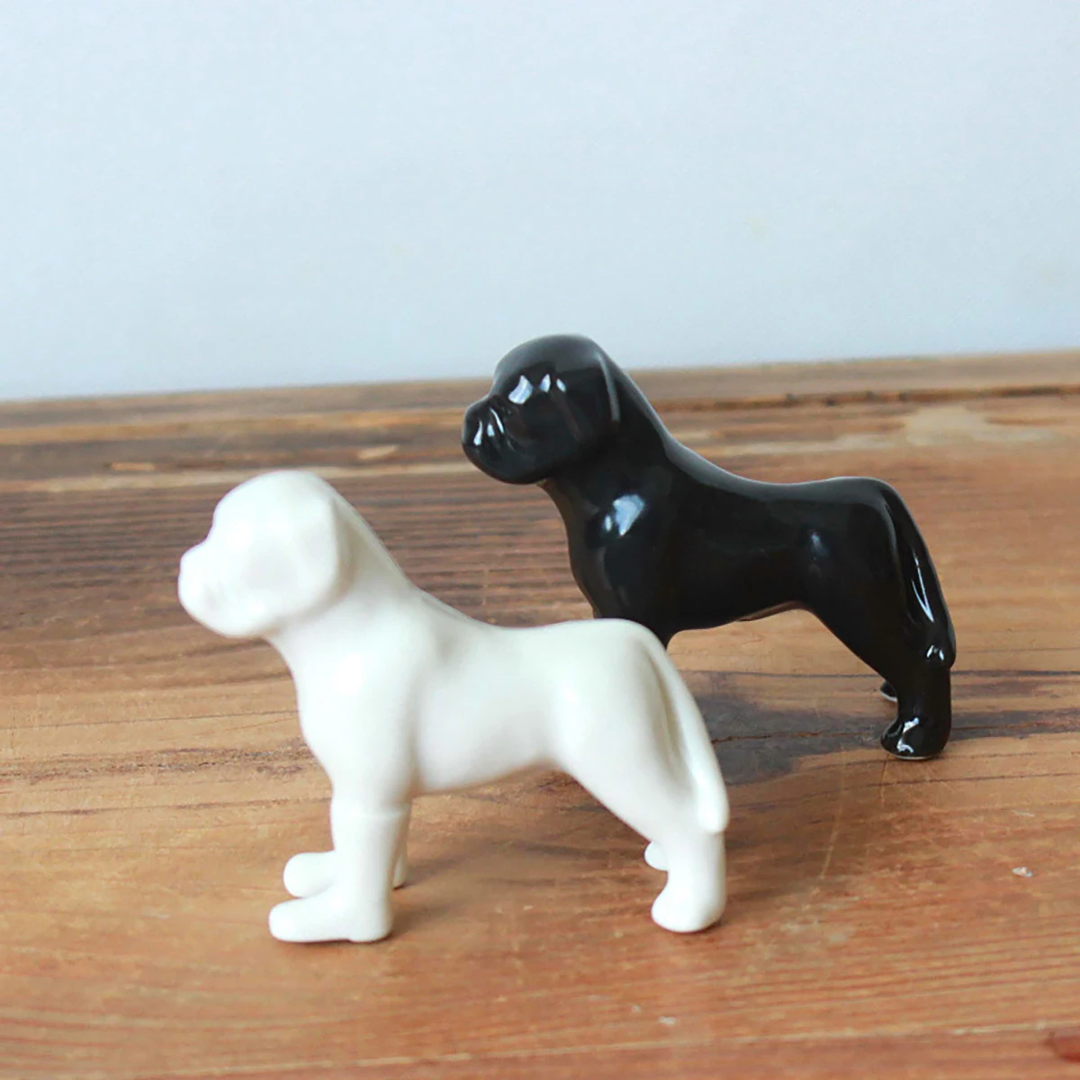 Cute Ceramic Dogs Ornament White And Black Doggie Miniatures Mini Animal Figurines Poodle Golden Retriever Pug Models