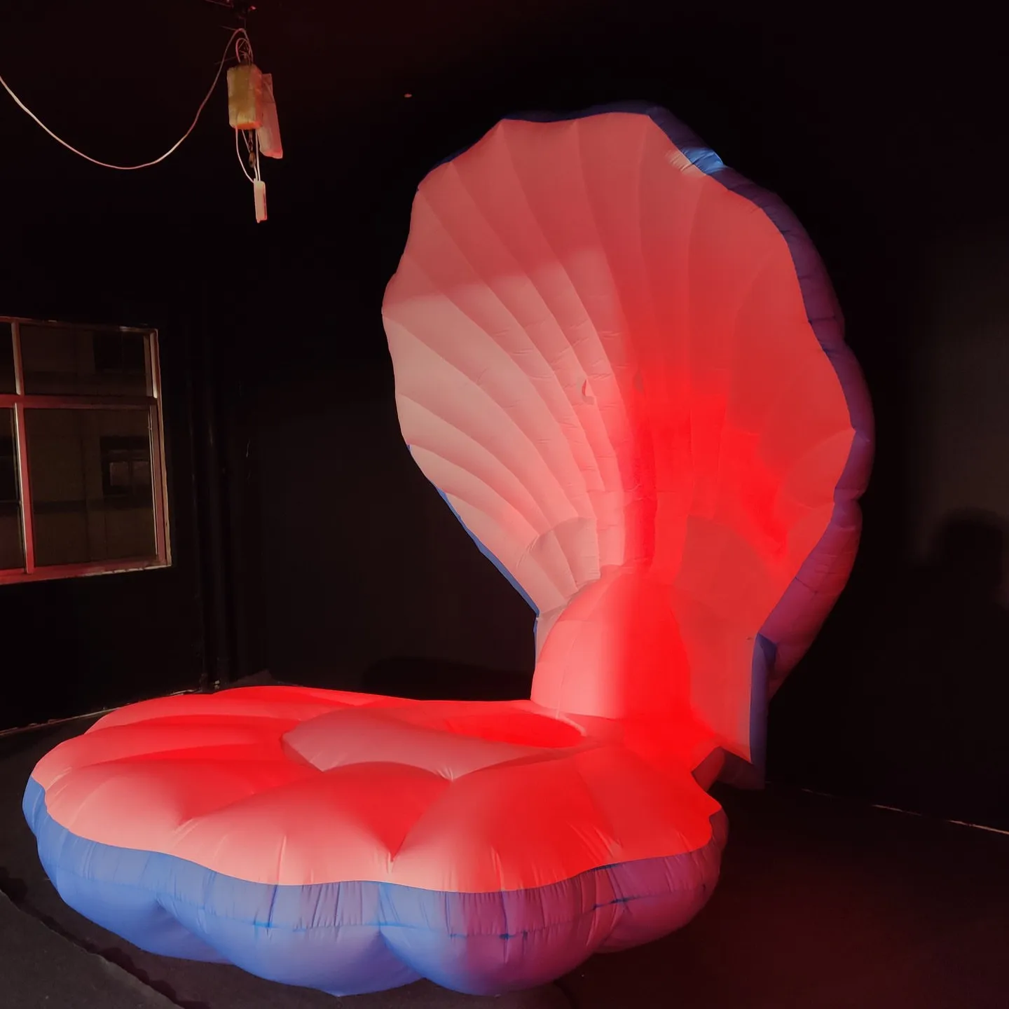 Giant Inflatable Shell/Clam with White LED light Air Blow Stage Performance Props Marine Party Props for Nightclub Advertising