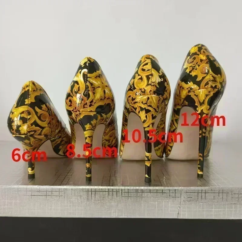 2025 nueva moda zapatos de tacón con punta estampada para mujer Sexy puntiagudos elegantes tacones altos de cuero brillante zapatos de talla grande