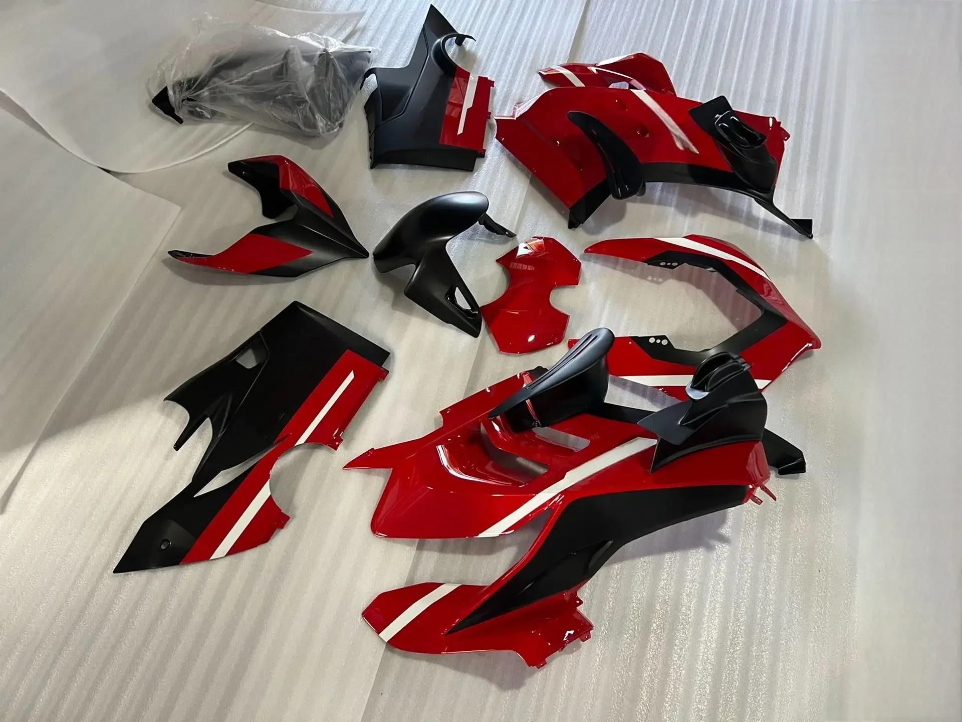

2026alone Motorcycle Fairing Kit for Ducati V4 V4S 2020 2021 2022 ABS Customized Fairings Accessories