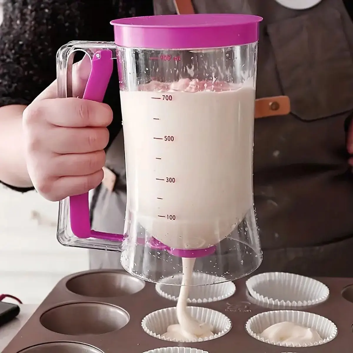 Upgraded Version 1 Pcs 900ml Batter Dispenser Hand-held Graduated Funnel Pastry Dough Dispensador For Pancake Cupcakes JJ0998