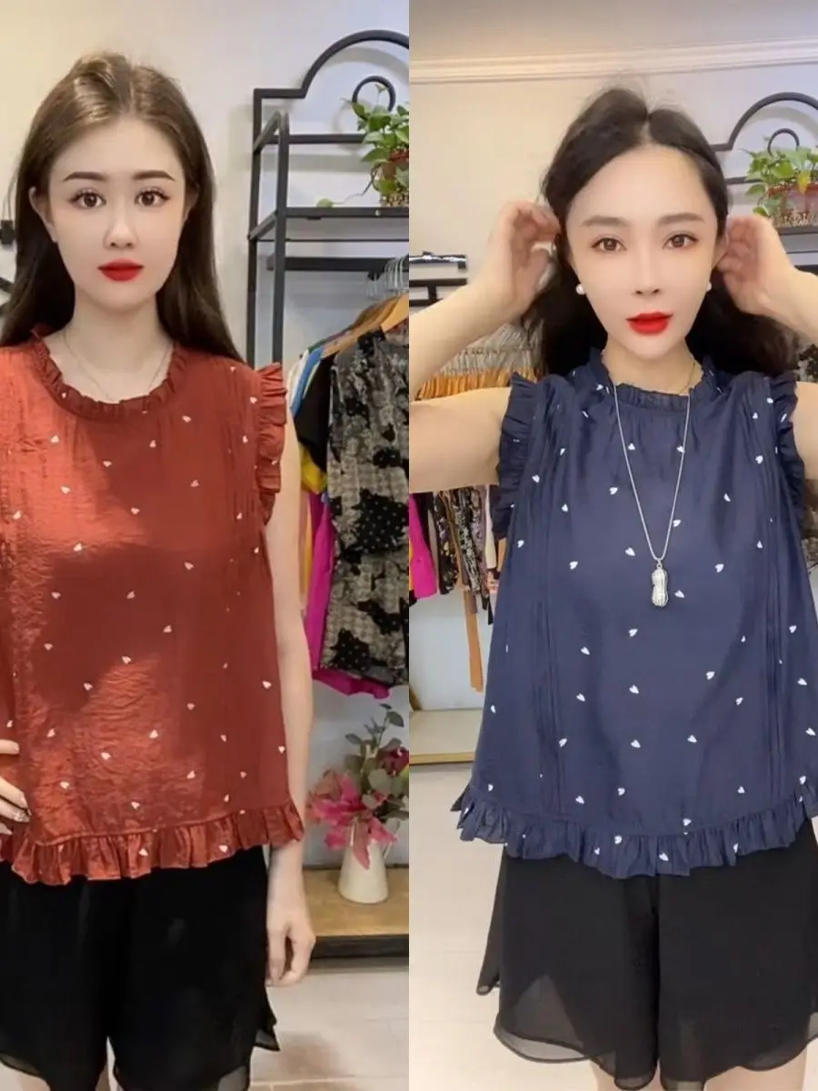 

Летняя коллекция 2025: Модная повседневная свободная блузка с круглым вырезом и пуговицами, с узором в виде сердец, визуально стройнящая фигуру