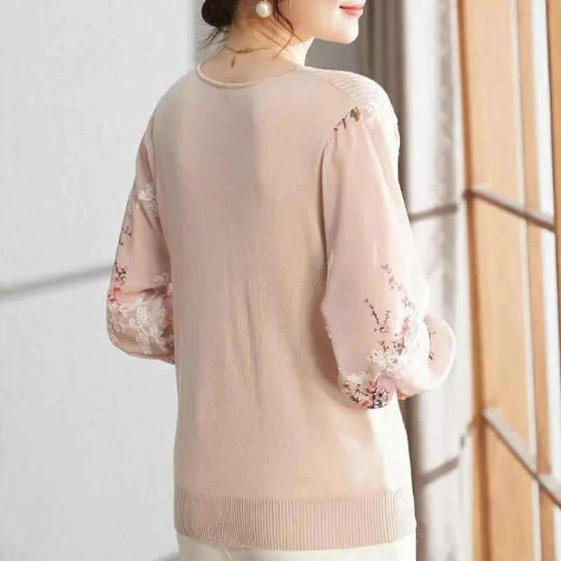 Female Clothing Floral Printed Shirt Casual V-Neck Spring Autumn Long Sleeve Chic Lace Hollow Out Spliced Loose Knitted Blouse