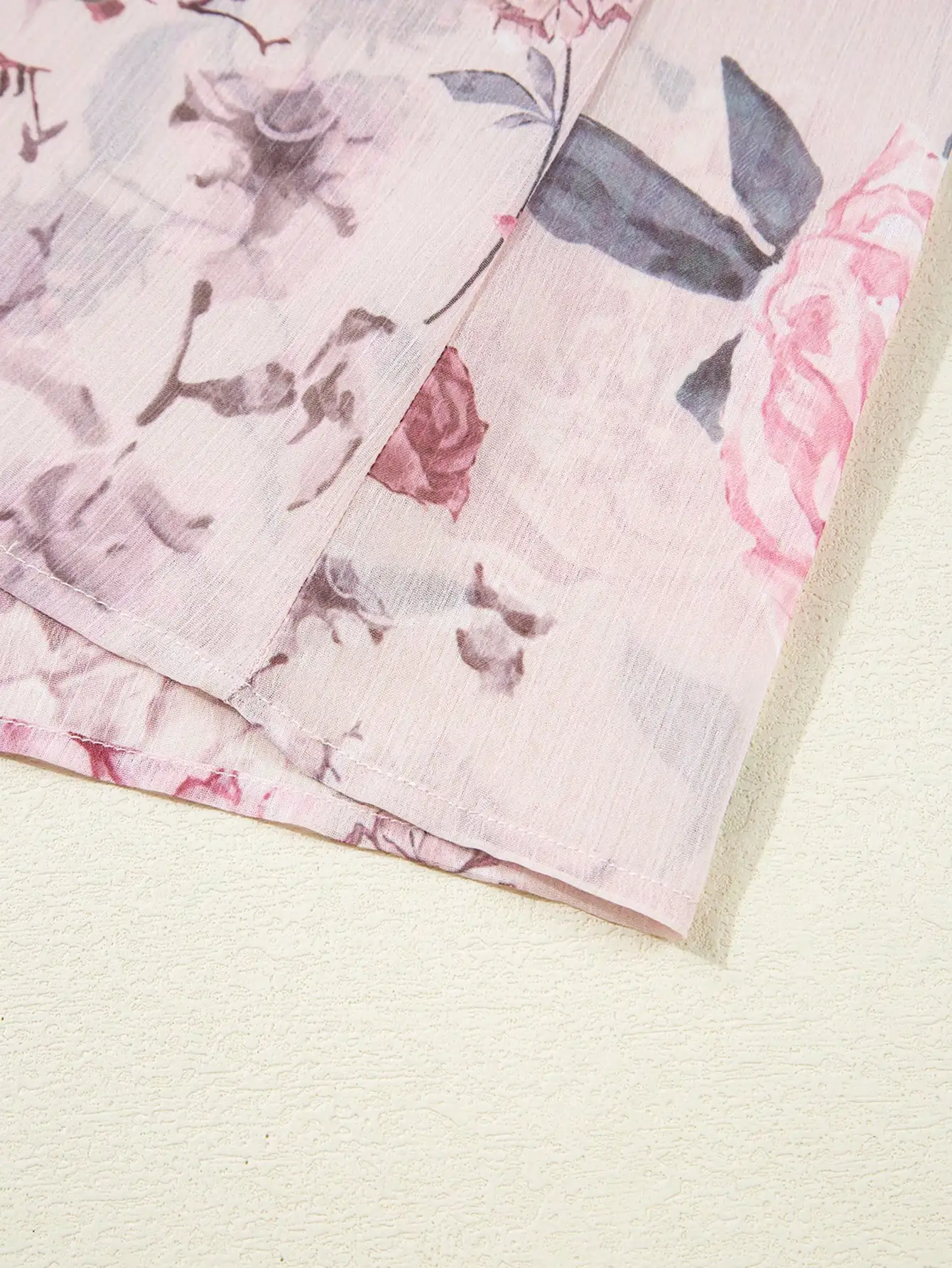 

Цветочное макси-платье с глубоким V-образным вырезом, без рукавов, с завышенной талией, плиссированное, с открытой спиной, на тонких бретелях