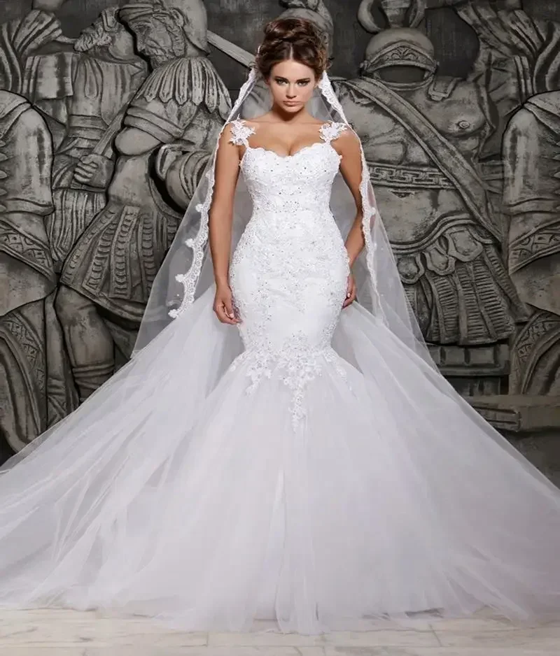 ชุดแต่งงานแฟชั่นนางเงือกแบบกำหนดเอง แขนกุด มองทะลุด้านหลัง ชุดเจ้าสาวสั่งตัด