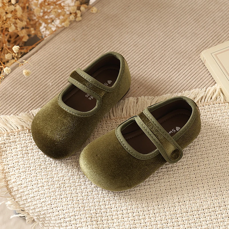 Baby Kids Spring New Soft Sole Luxury Mary Janes 2026 New Cute Peach Pink Velvet Shoes Girls Vintage Green Velour Ballet Flats