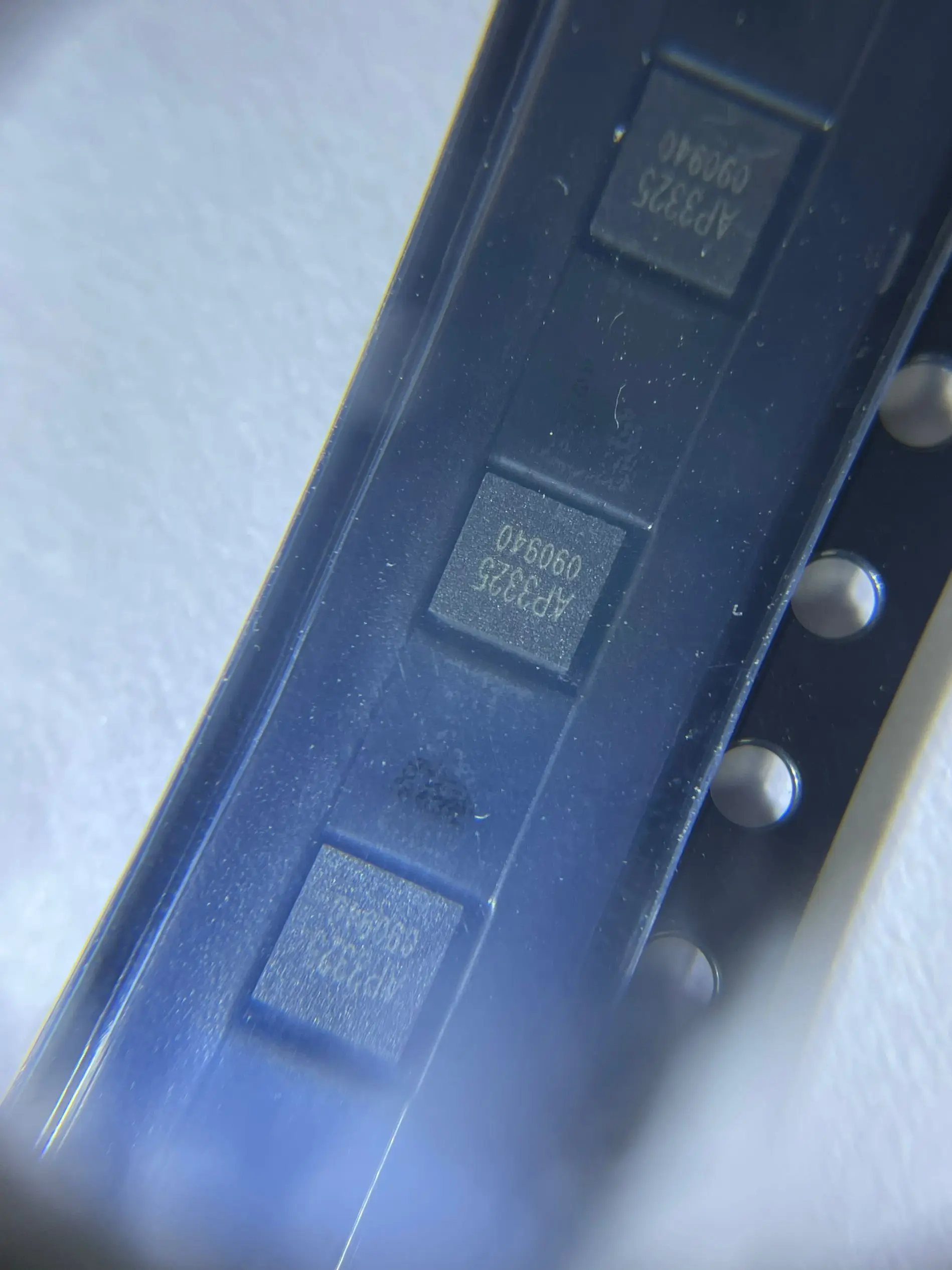 10pcs/lot New Original AP3325 QFN16 LCD color screen backlight driver IC chip