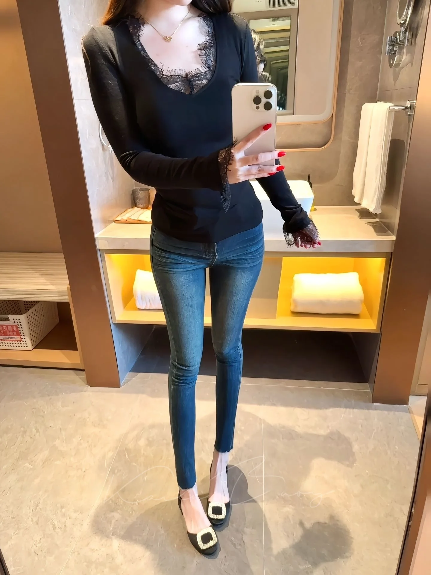 

Retro Waed High Waist Slim Fit Jeans Women's Faion Butt Enhancing Pants Sexy Body ape owcasing Cotton Elastic Denim