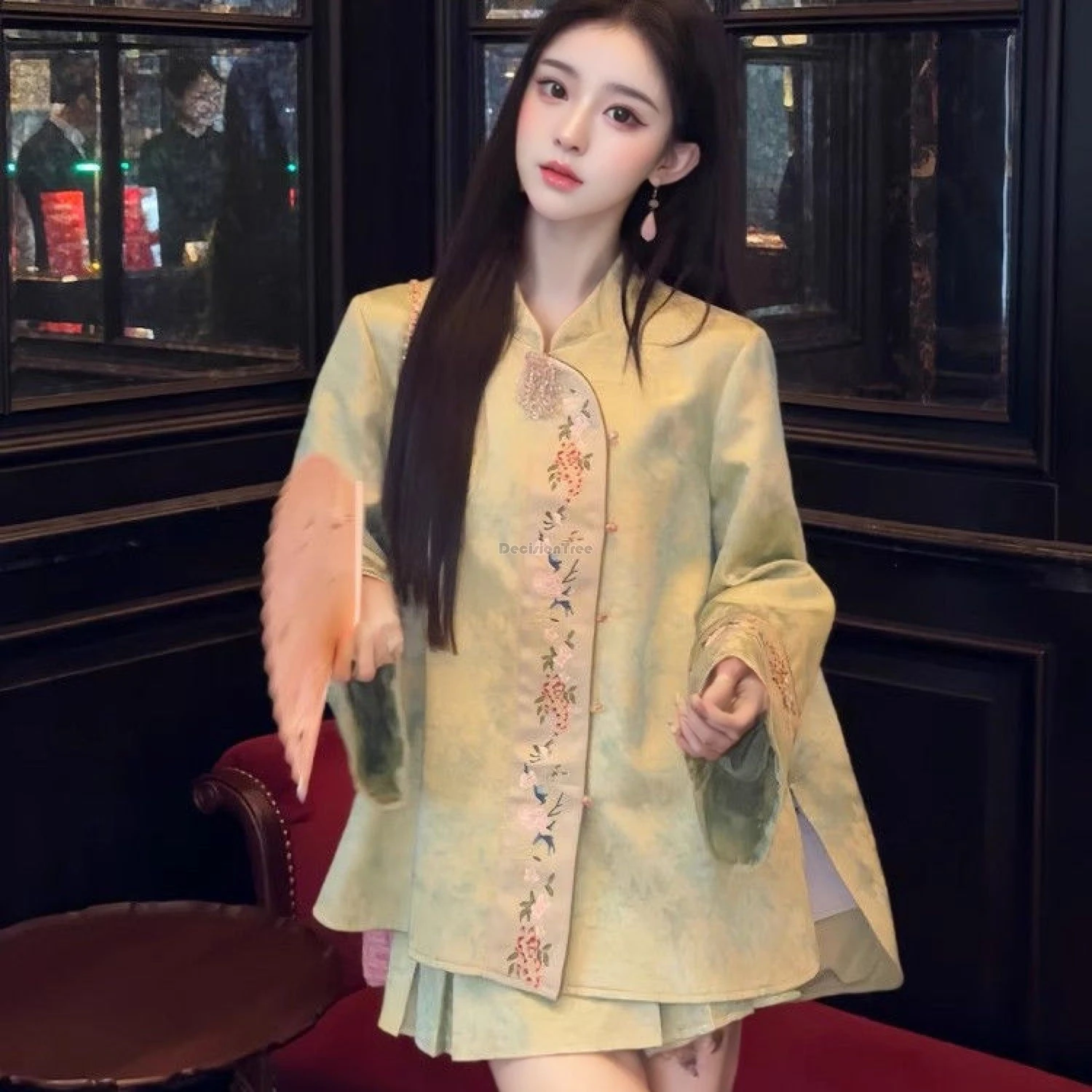 

2025 chinese style embroidered tang suit set long sleeve stand collar jacket short pants new jacquard fashion daily set women