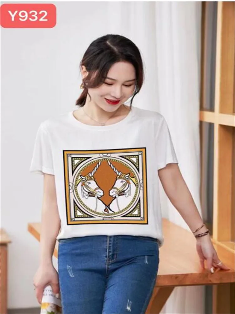 2023 Summer Satin T-shirt Fashion Silk T-shirt for Women Short-sleeved Design Silk White T-shirt Luxry Sense Stain White Shirts