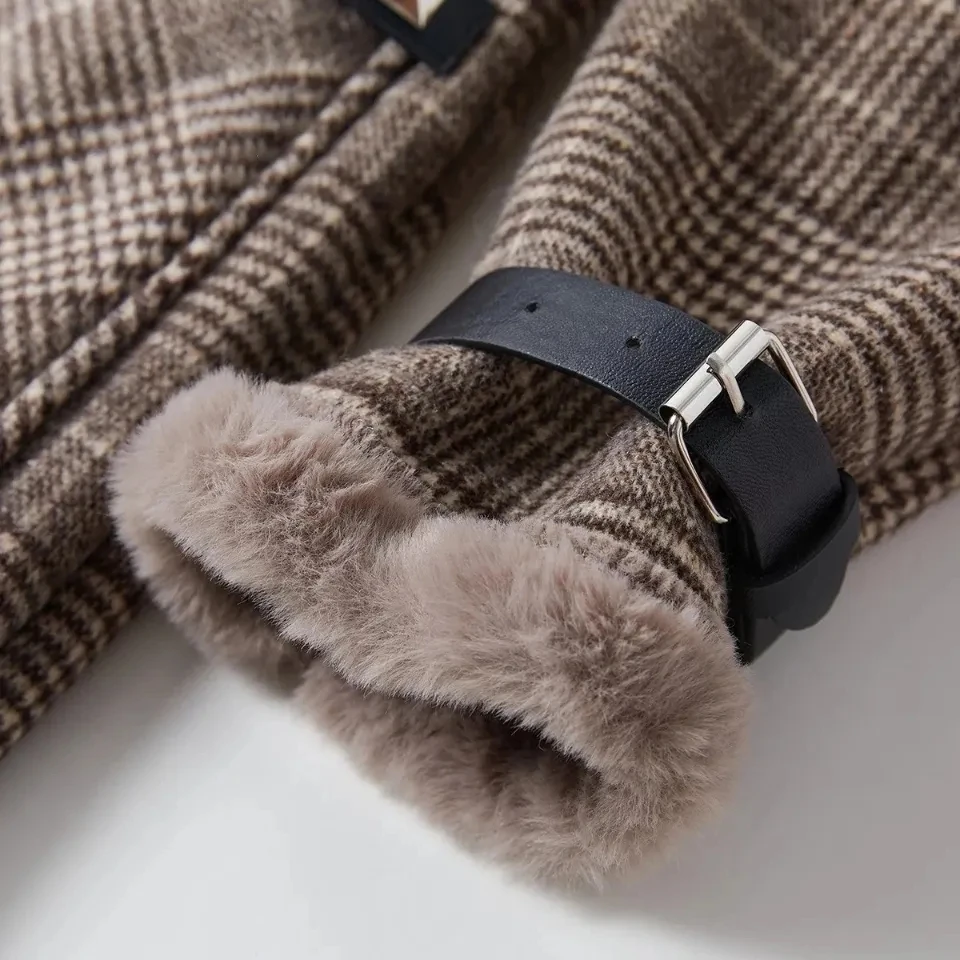 New Plaid Woolen Coat Autumn Winter 2026 Medium length Thicken Warm lamb's wool Fur fur integrated plush Jackets Female Parker