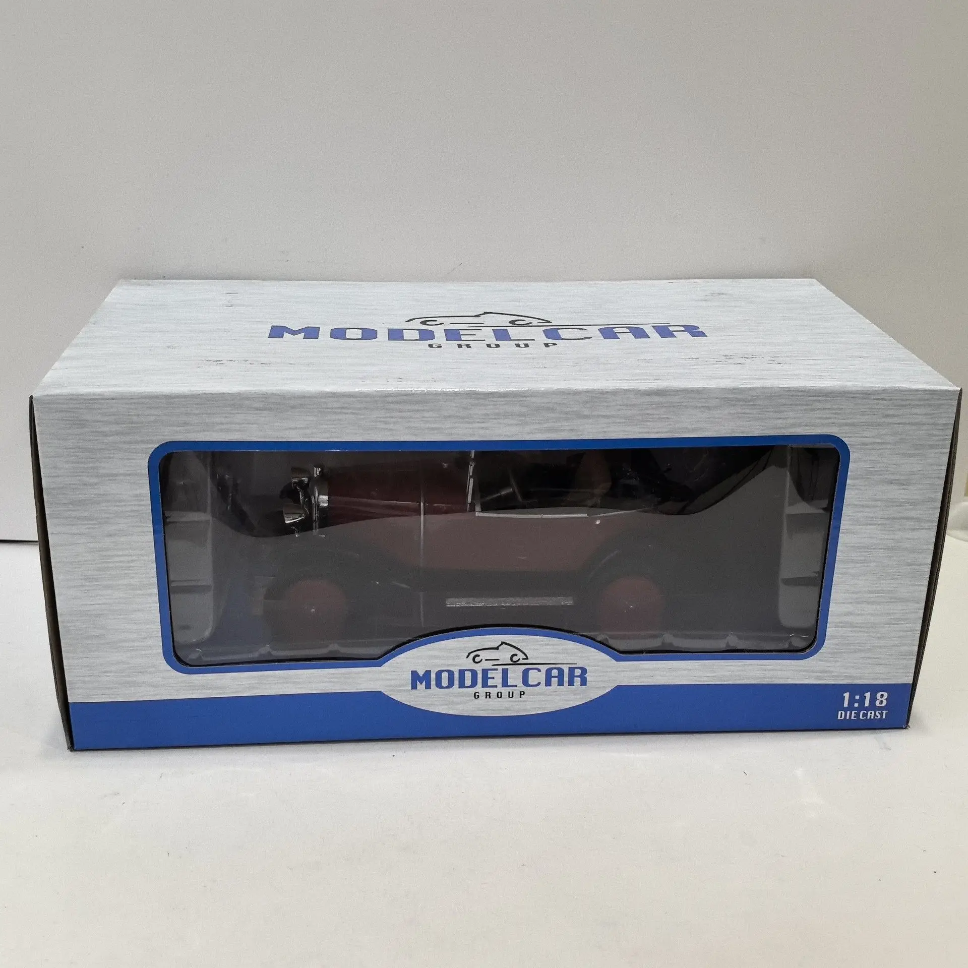 

Flaws Diecast MCG 1/18 Scale 5CV Alloy Car Model