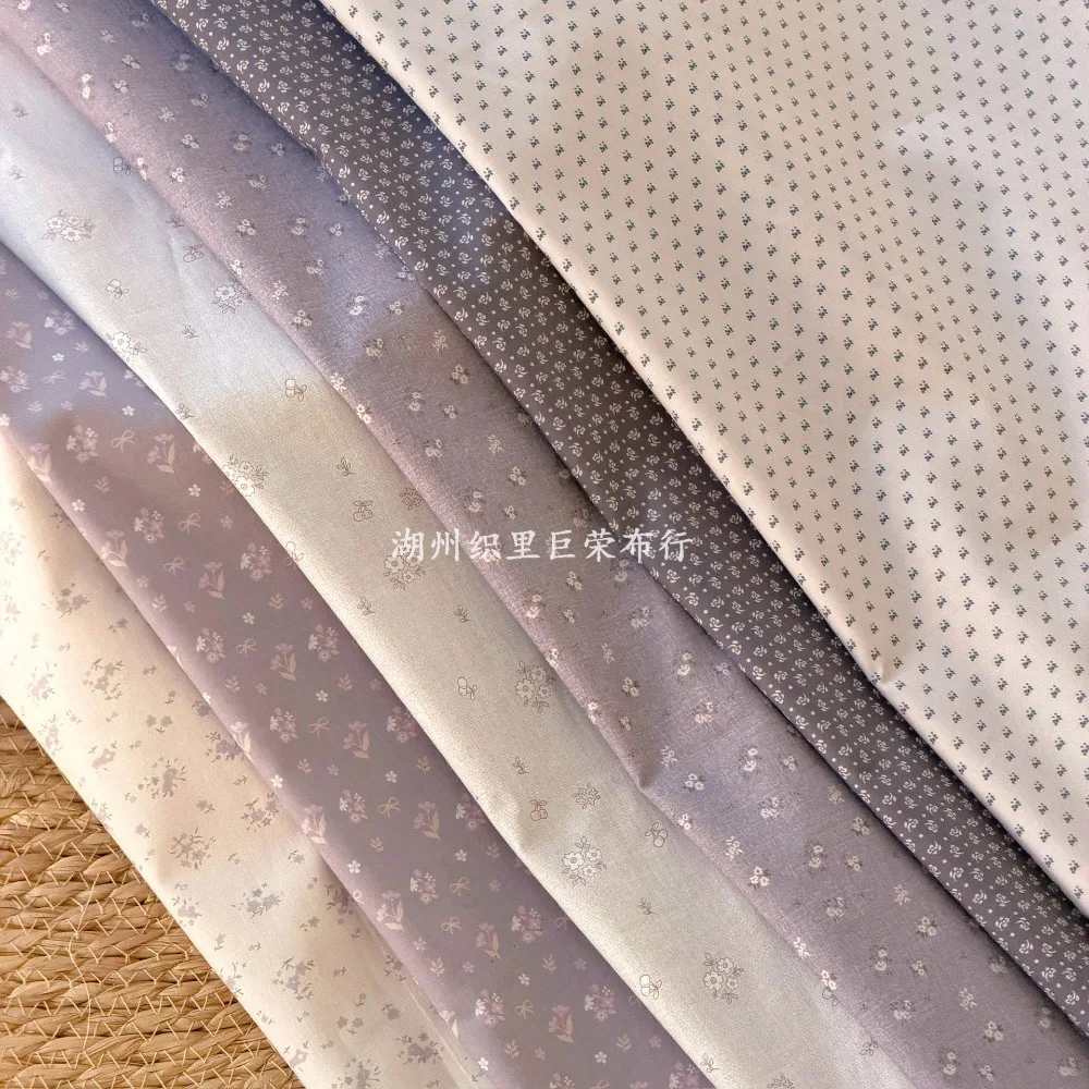 145x50cm 40s Baumwolle Grau-Lila Blumenstoff Koreanischer Ins-Stil Frischer Kleiner Druck für Taschen, Accessoires, Haustiere, Nähwaren – Detail 1