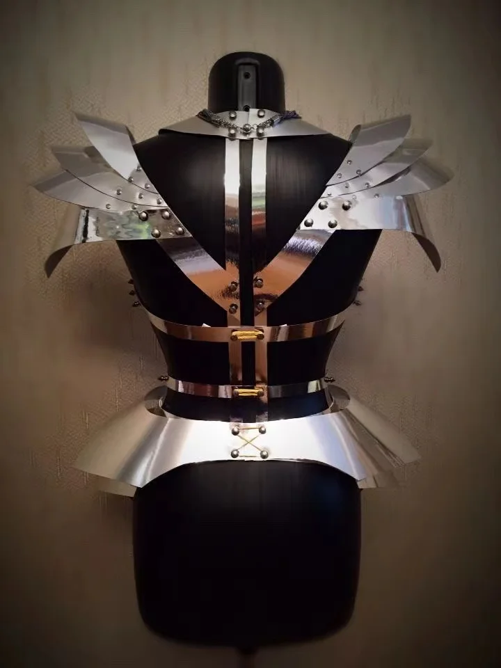 Seksowny srebrny damski kostium z rękawami typu flying sleeve, strój do występów, cosplay dla dorosłych, kosmiczny, z falbankami, na szelkach, gotycka moda, skórzany kostium.