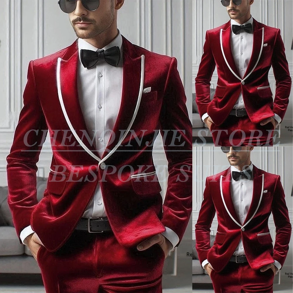 Abiti da uomo eleganti Velluto rosso 2 pezzi Giacca Pantaloni Set Un bottone Picco risvolto Slim Fit Abbigliamento maschile Slim Fit Abiti Costume