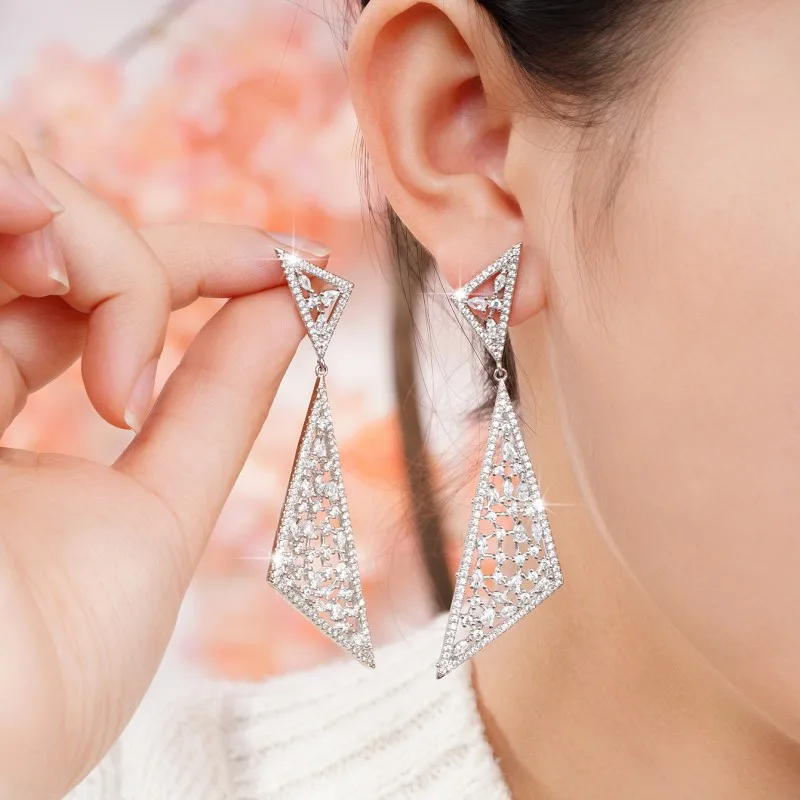 Huitan Temperament Geometric Triangle Dangle Earrings for Women Luxury Paved CZ Sparkling Bridal Wedding Earrings Modern Jewelry