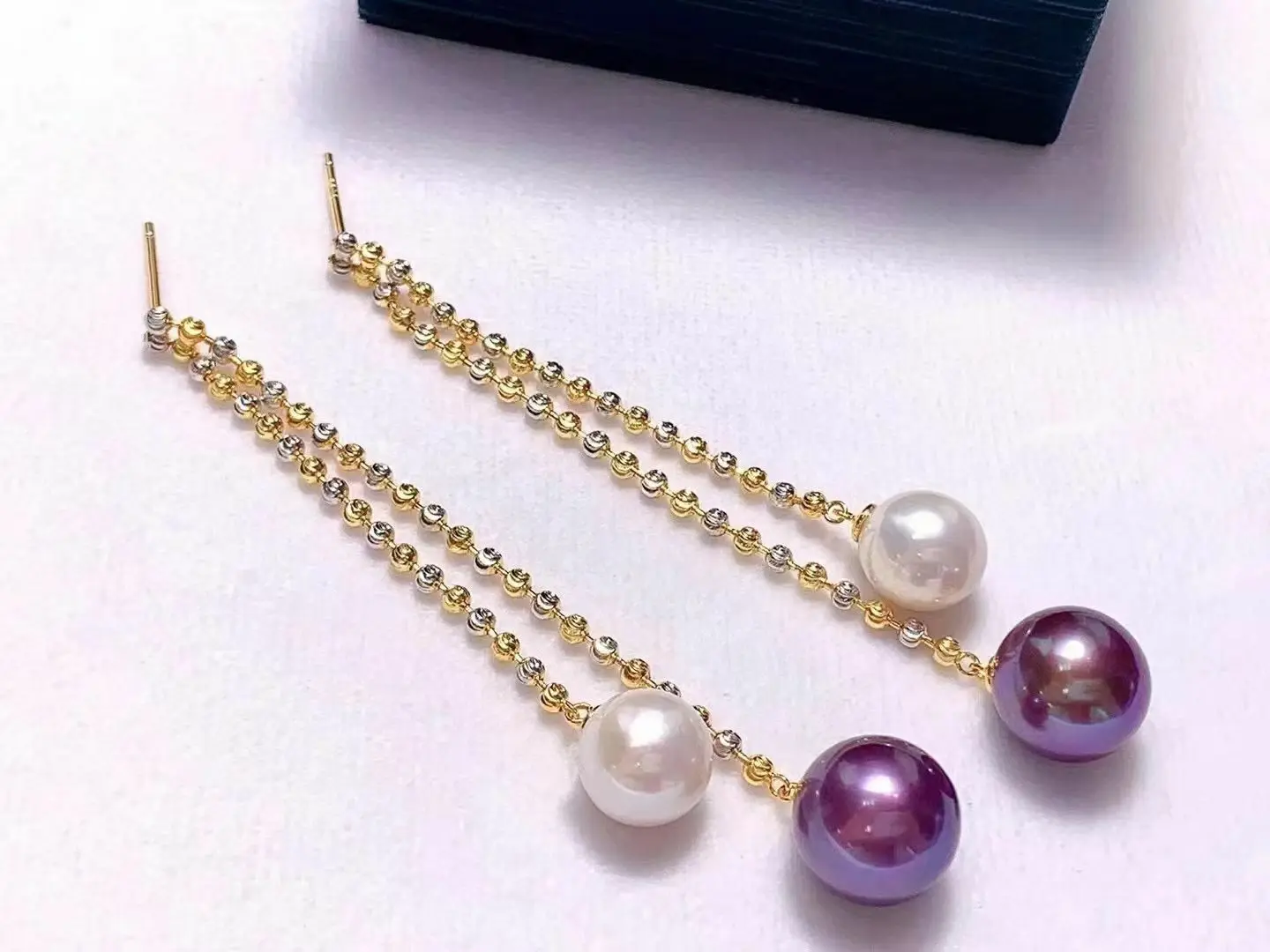 

Gorgeous AAA South Sea Round White Lavender Pearl Dangle Earring 925s