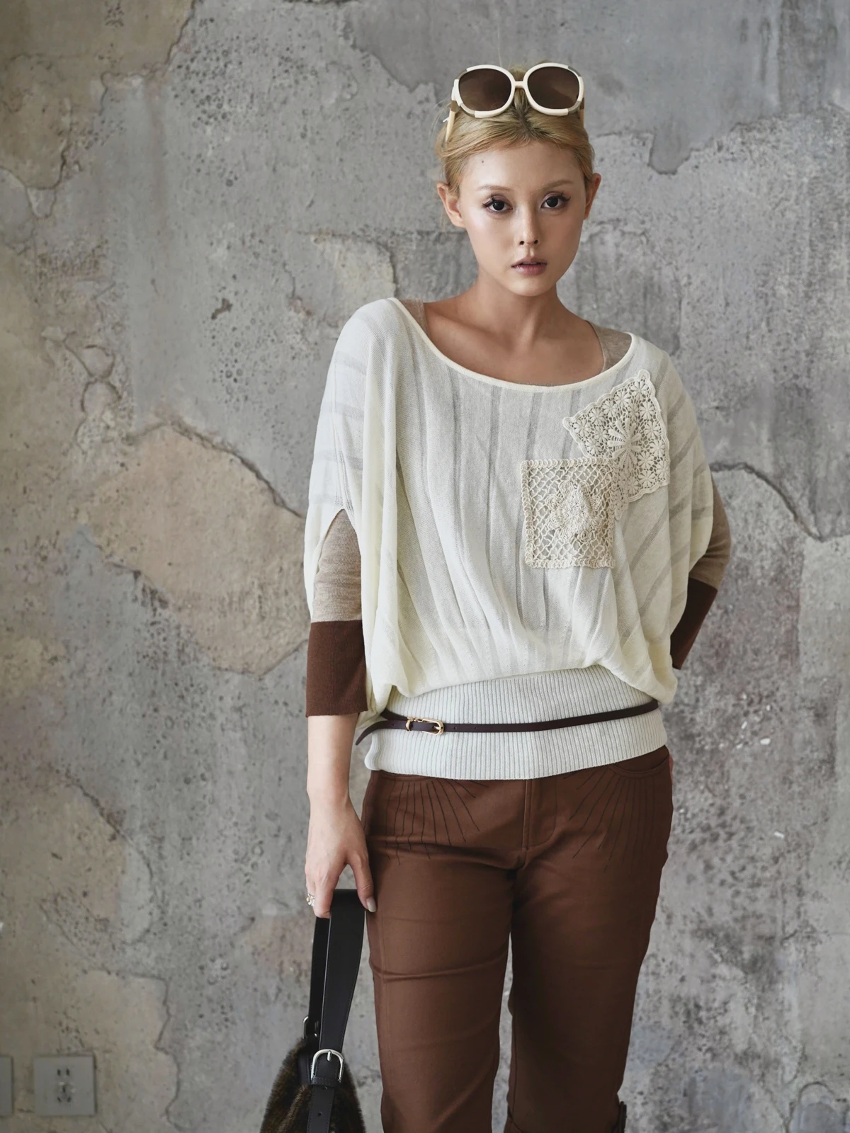 

Annie's Armor Vintage Beige Hand Crochet Flower Bat Sve Knitted Cover up Loose Fit Casual Sle Seven Quarter Sve round...