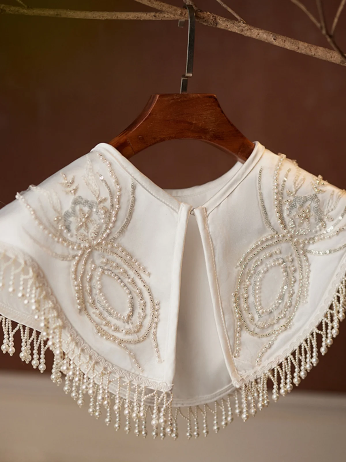 

Retro White Cloud oulder round Ne Small awl Handmade Beaded Lace Cloak Women's Faion Outerwear