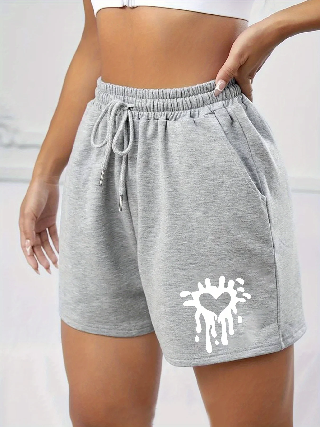 

2026 Women's Summer Casual Shorts Heart Print Loose Fit Stylish and Versatile Suitable for Gym and Lounge Wear