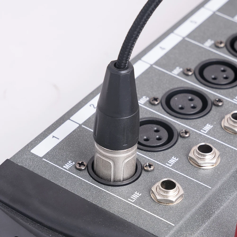 Adapter Mini Jack 3.5mm żeński na XLR męski - close-up view