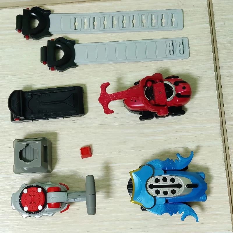 ホット仮面ライダーカブトスタイル変身プロップハイパーカブトゼクターベルトセットサウンドライト付きバンダイ日本子供のおもちゃではありません