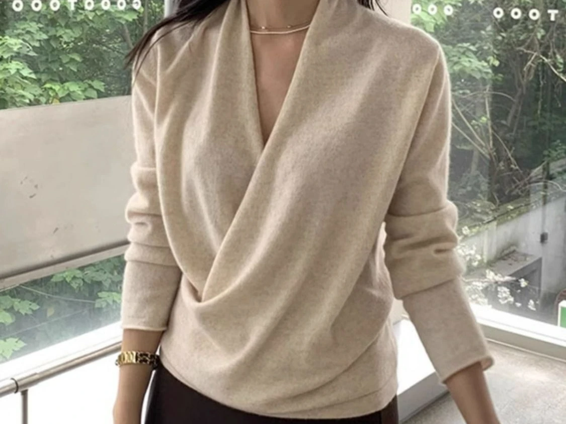 

V-Neck Women's Loose Pullover Sweater for Autumn and Winter with Cross Design Knitted Top Low Neck Base Layer