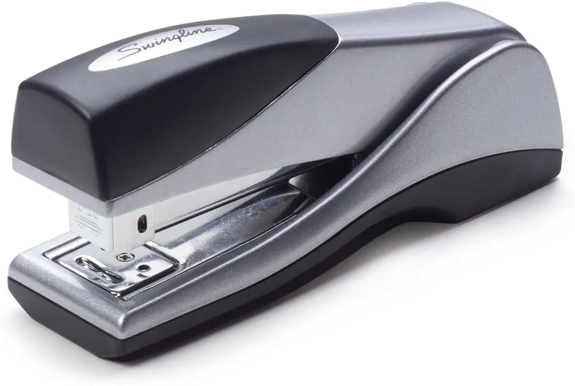 

Компактный степлер без заеданий с эргономичной ручкой, металлический корпус, вместимость 25 листов, серебристый цвет