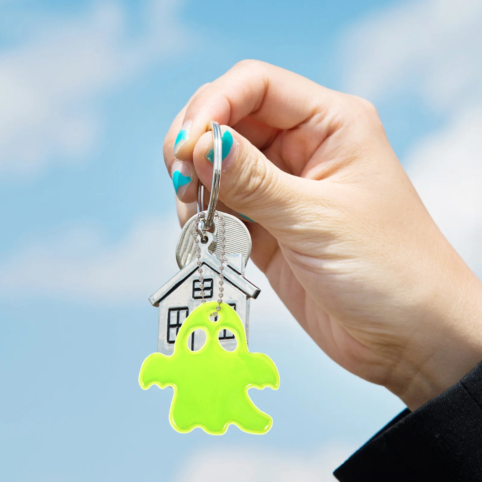 

10pcs Reflective Ghost Pendants Halloween Party Decorative Keychains For Backpacks Mobile Phones Outdoor Safety Light Up