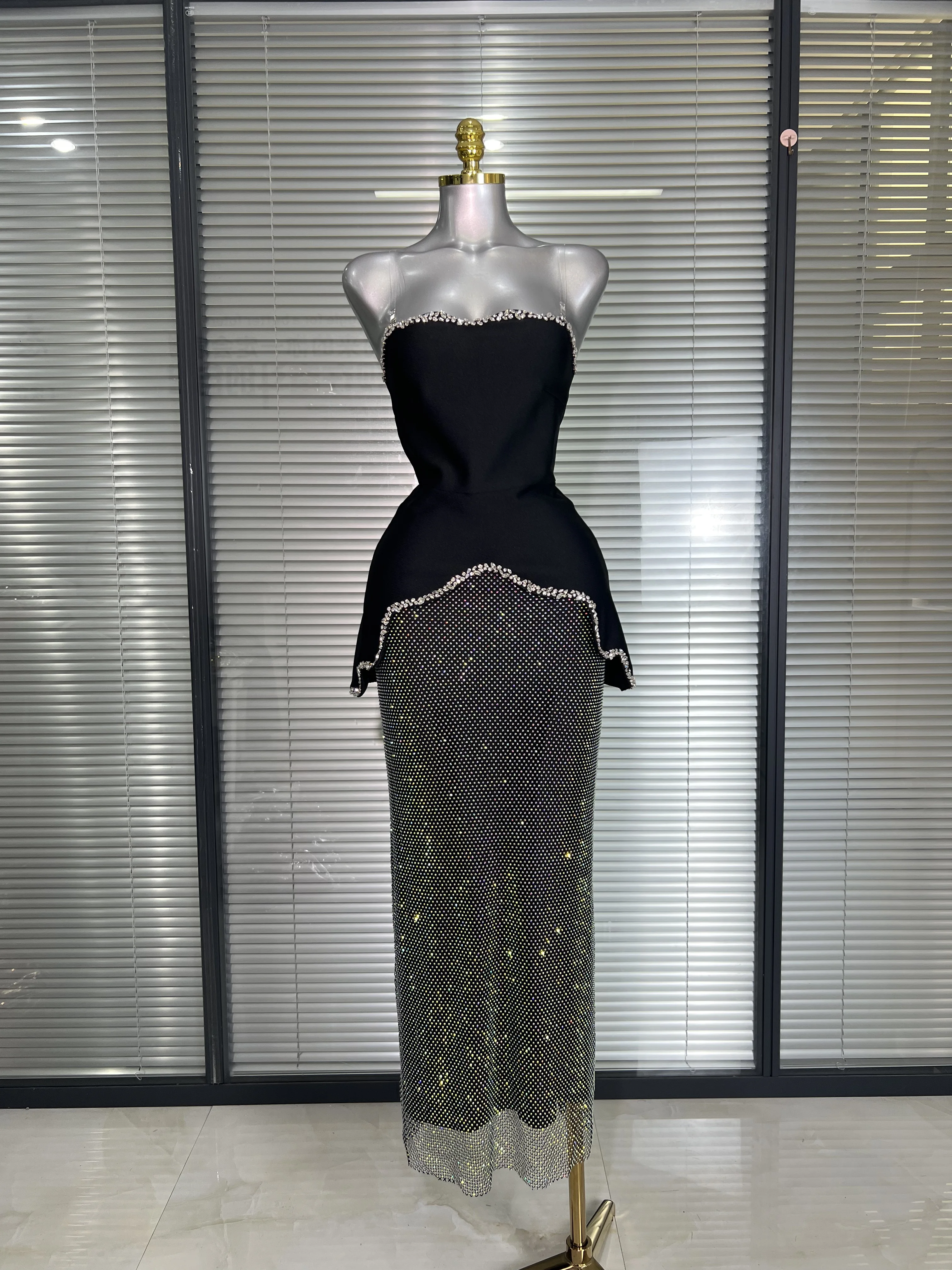 

Summer New 2025 Women Sexy Strapless Crystal Bandage Two Piece Set Celebrity Sparkly Evening Party Skirt Suits