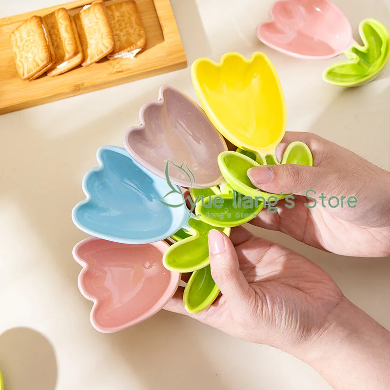 

Tulip Flower Ceramic Dish Cute Petal Dipping Dish Seasoning Small Dish with Handle Sauce Vinegar Seasoning Sauce Snack Plate