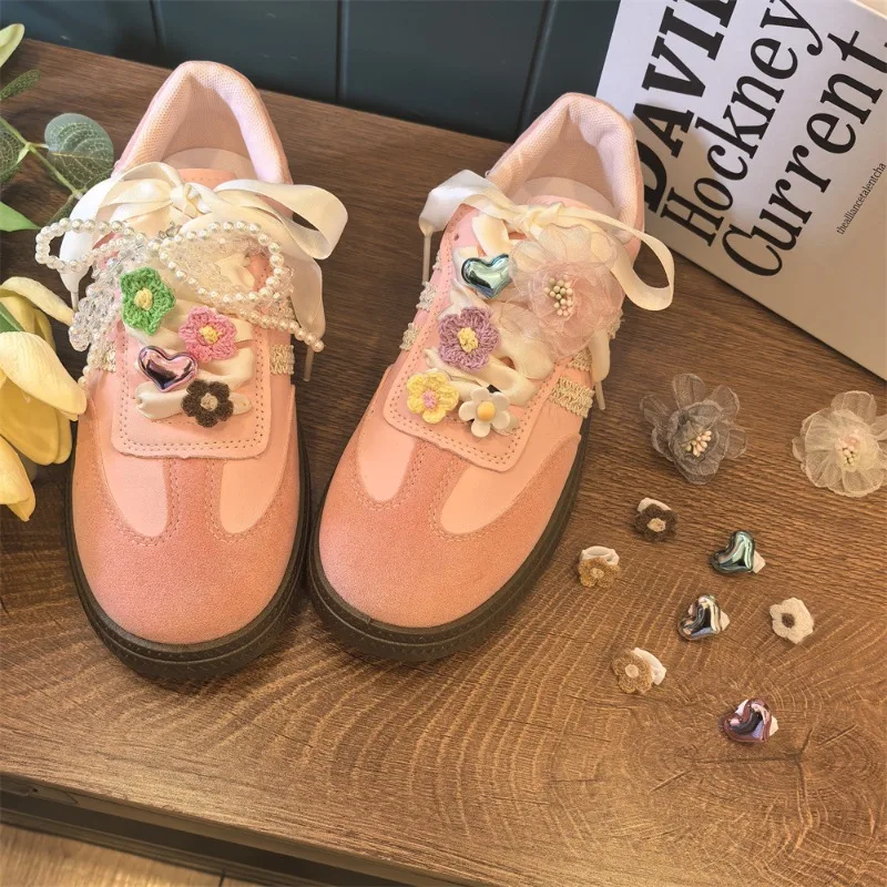 

Knitted Flower Shoe Lace Charm Pearl Bow Heart Decorative Clip for Sneakers Premium Lightweight Handmade Yarn Casual Everyday