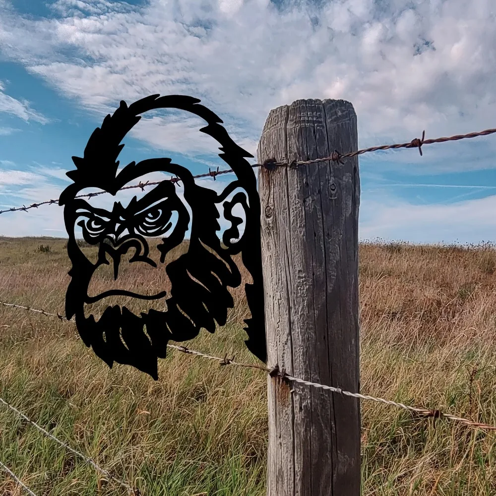 Metal Gorilla Ornament Wooden Wall Hanging 1/2 Pcs Rustic Outdoor Fence Decor Perfect Animal Gift